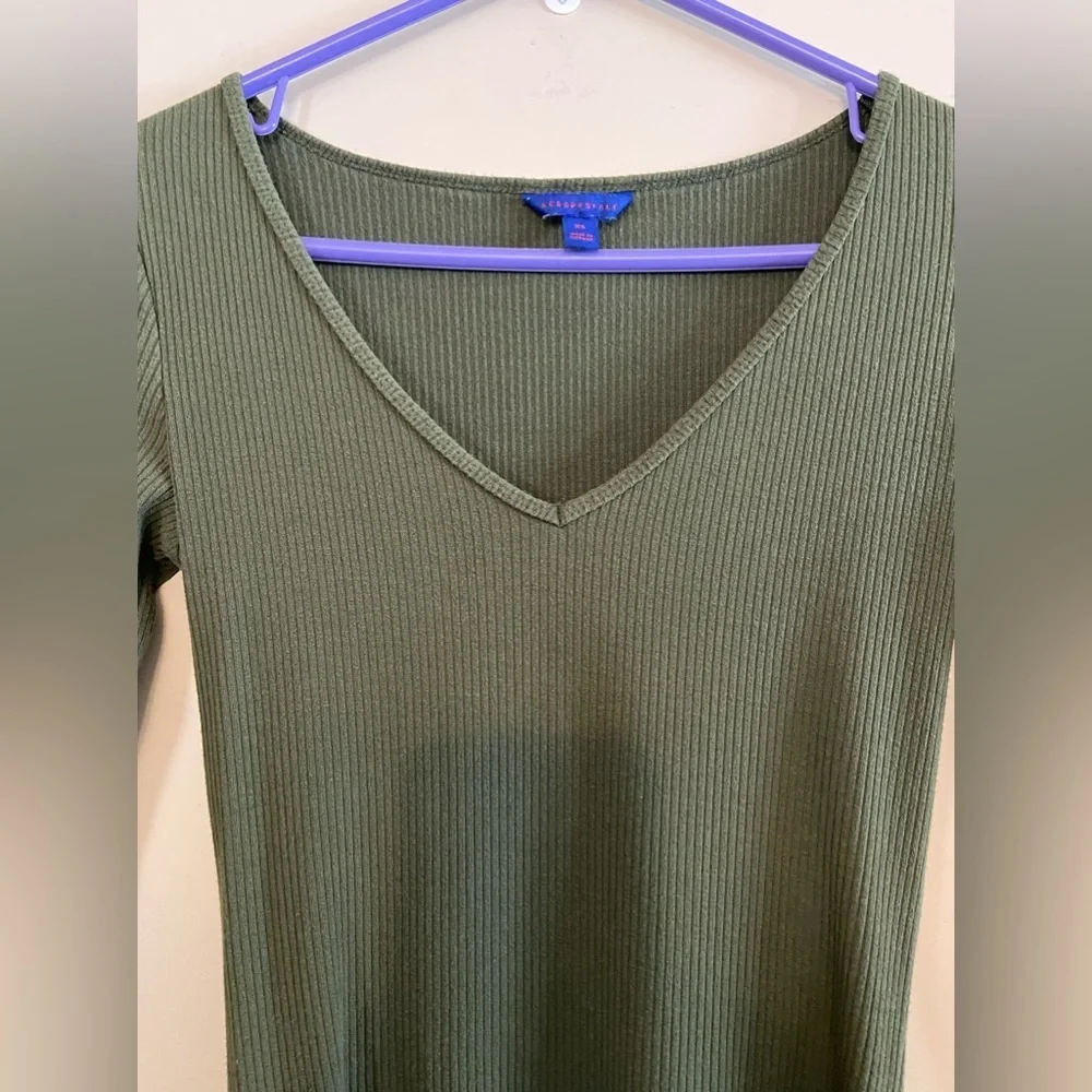 Aeropostale GUC Sz-XS Ribbed Bodysuit-3 Small Snaps-Long Sleeves, Low V-Neckline - Picture 5 of 16